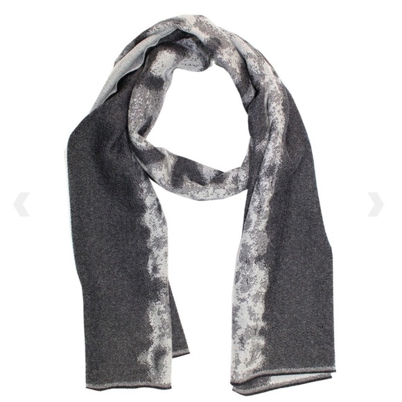 Givenchy Abstract Jacquard Scarf - Picture 3 of 5